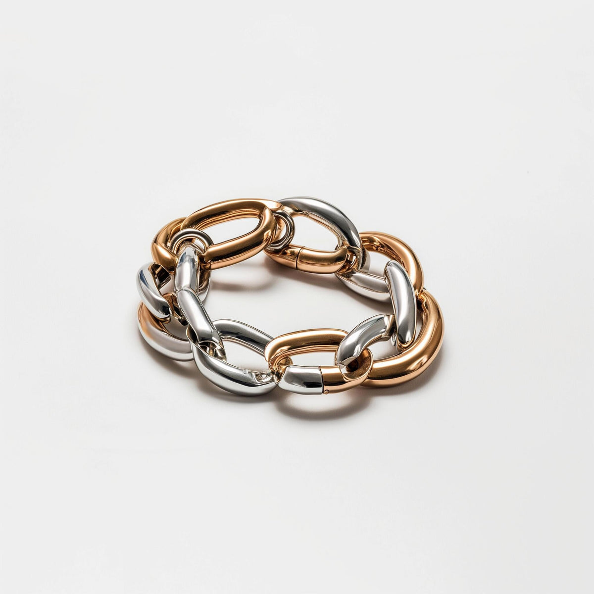 Elegant chain bracelet